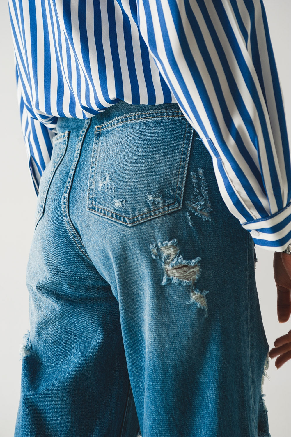 destroyed boyfriend jeans in blue - Denim