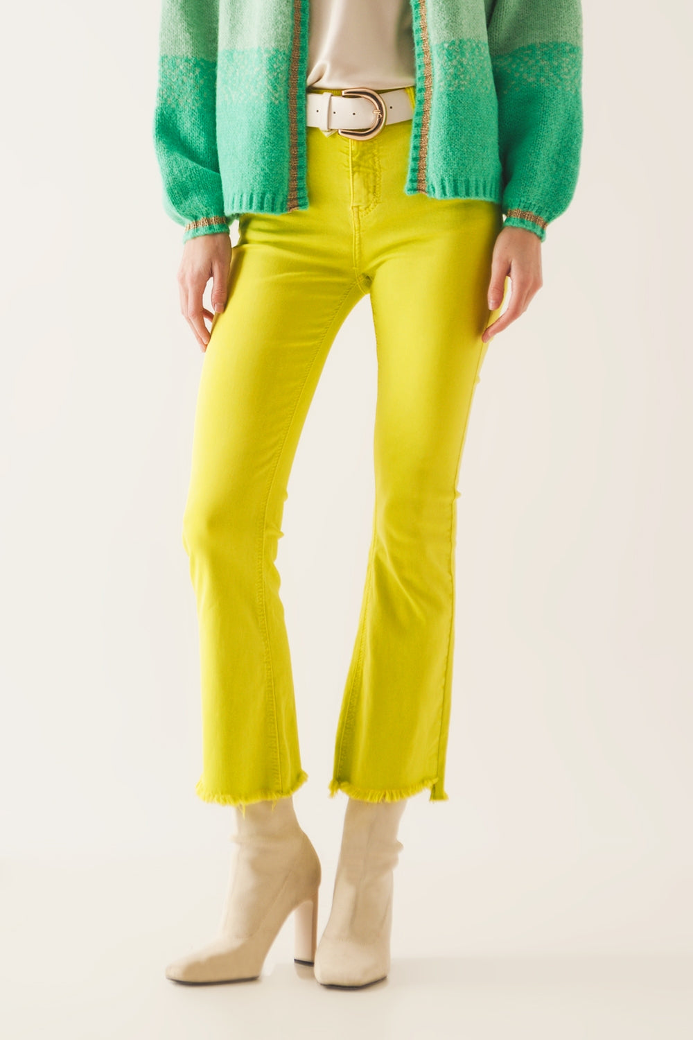 Flare jeans with raw hem edge in yellow - Coloured Jeans