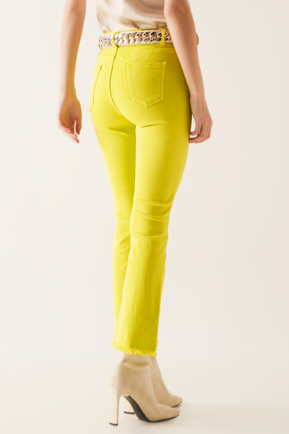 Flare jeans with raw hem edge in yellow - Coloured Jeans
