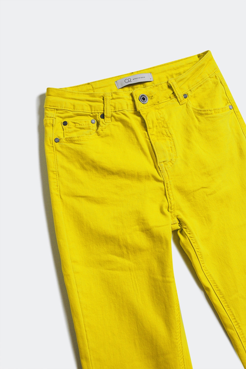 Flare jeans with raw hem edge in yellow - Coloured Jeans