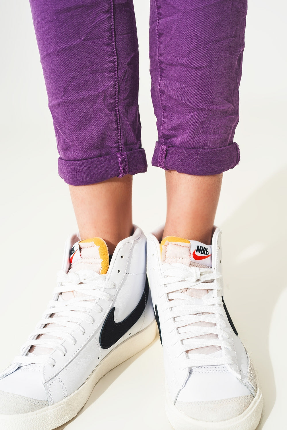 Exposed buttons skinny jeans in purple - Coloured Jeans