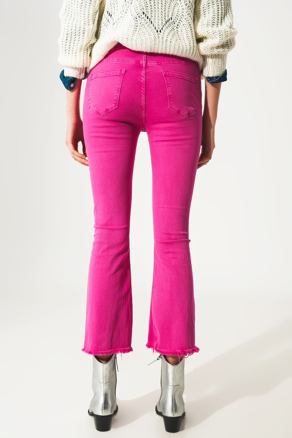 Flare jeans with raw hem edge in fuchsia - Coloured Jeans