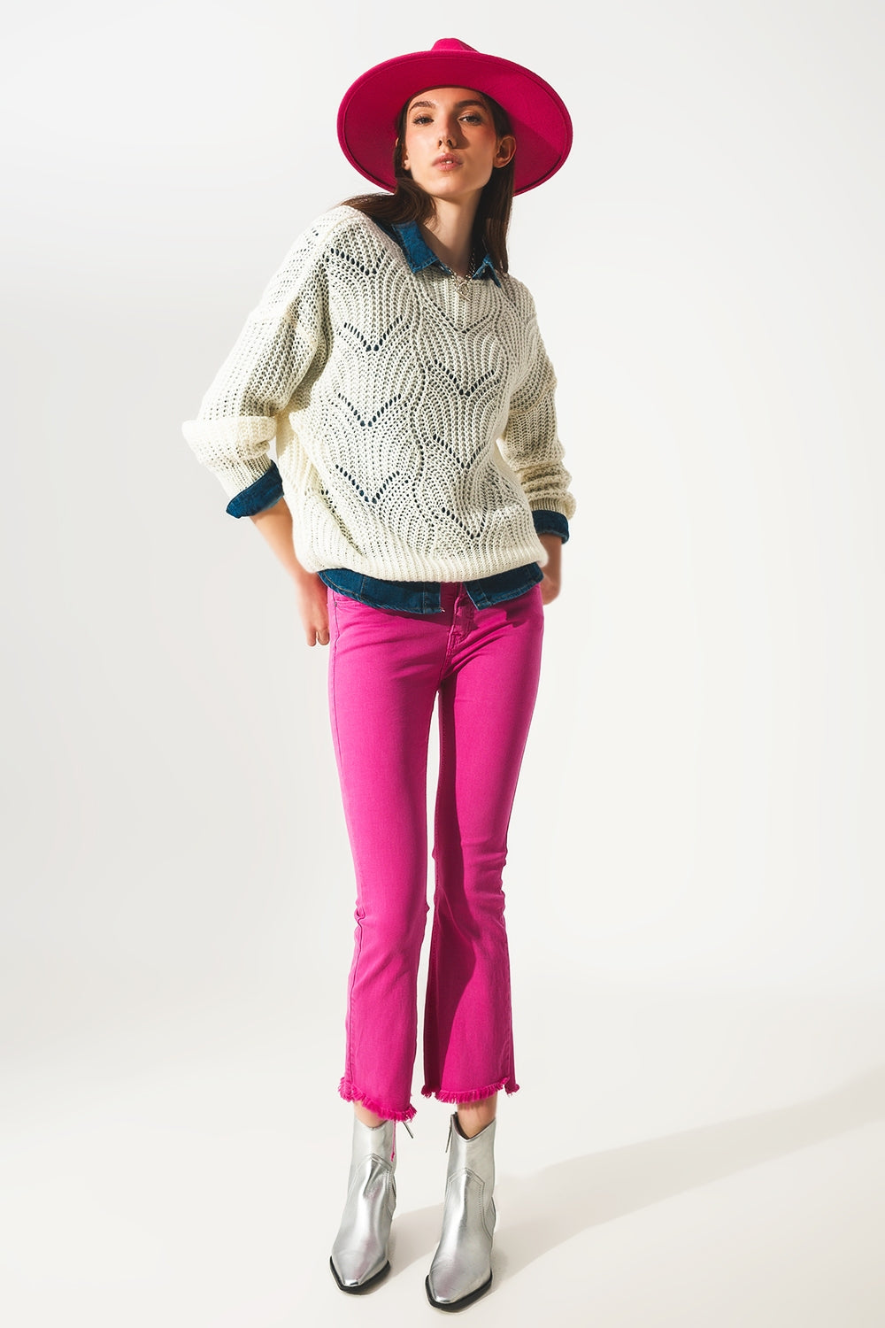Flare jeans with raw hem edge in fuchsia - Coloured Jeans