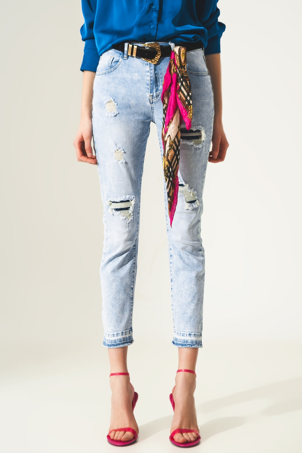 Distressed straight jeans with hem detail in blue - Denim