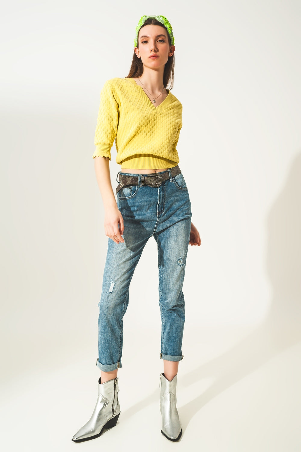 Distressed straight leg jean in light blue - Denim
