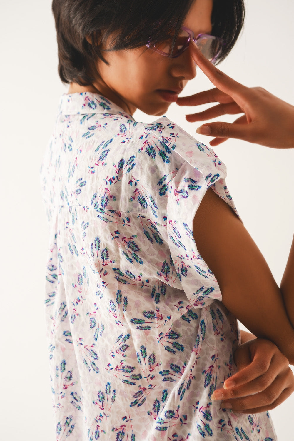 Purple blouse with pockets and floral print - Shirts