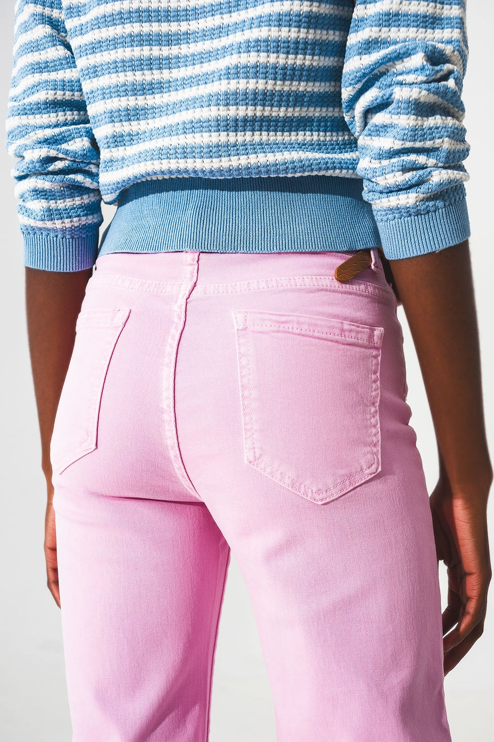 Cropped wide leg jeans in bubblegum pink - Coloured Jeans