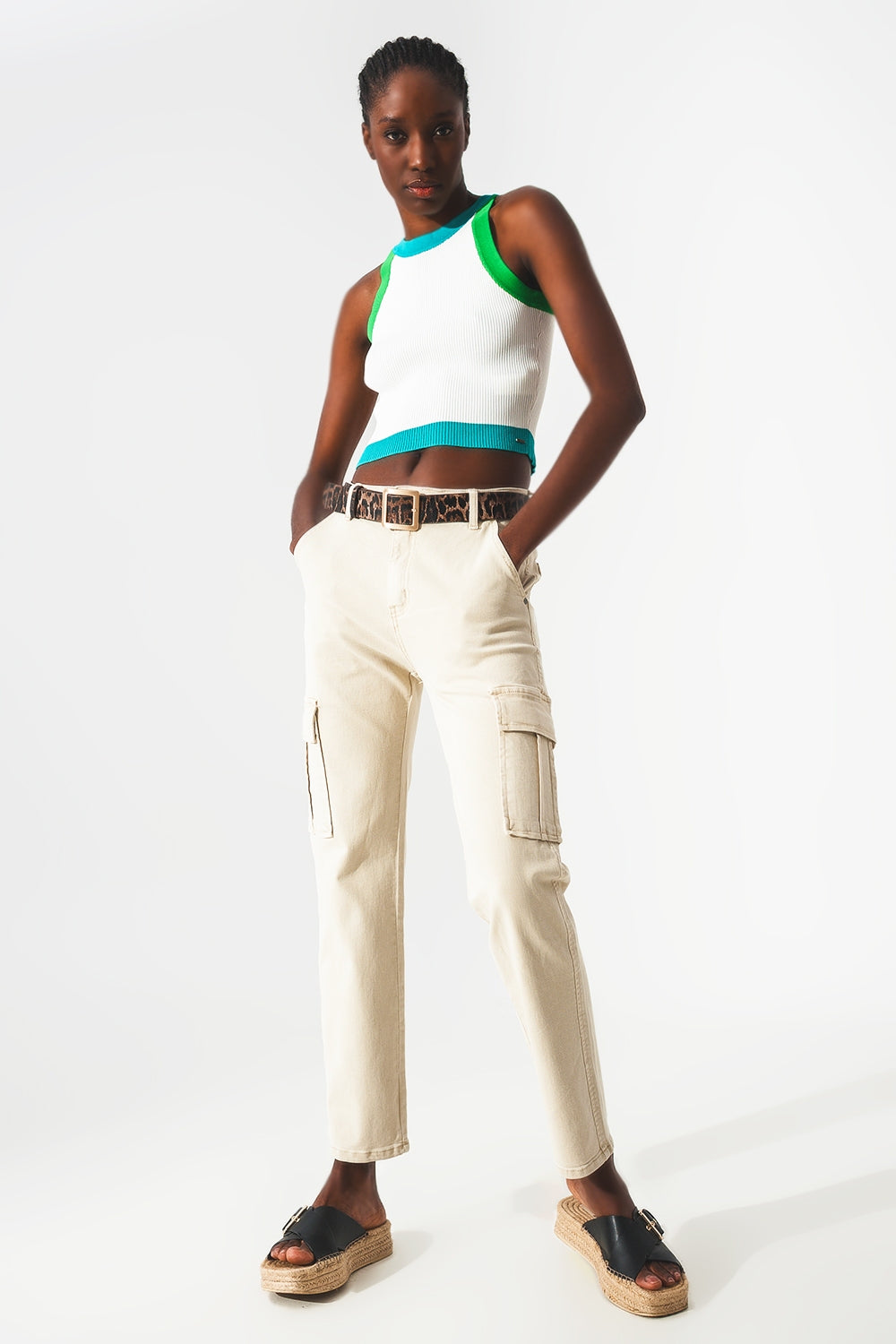 Relaxed cargo pants in beige - Coloured Jeans