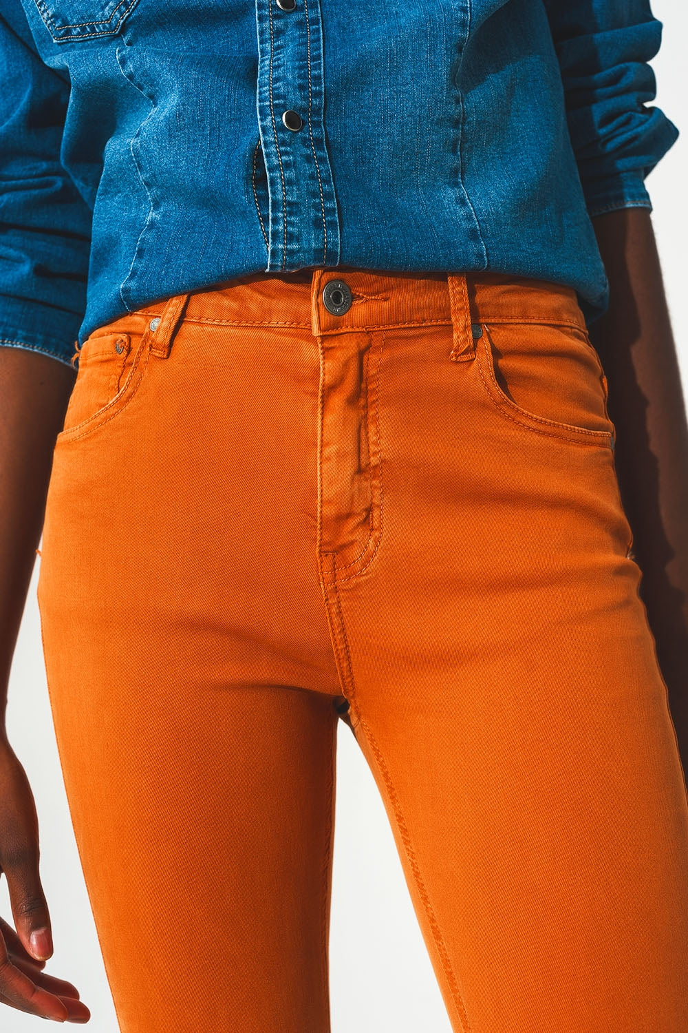 Flare jeans with raw hem edge in orange - Coloured Jeans