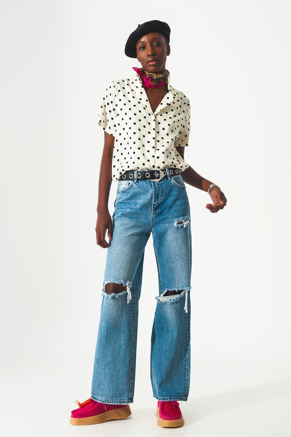 Straight jean in medium wash with rip and split hem - Denim