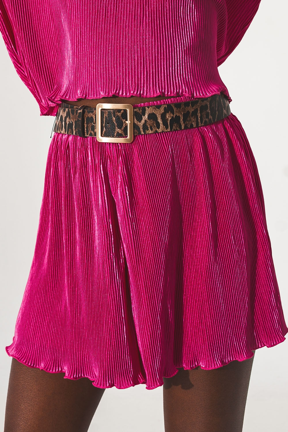 Pleated shorts in fuschia - trousers
