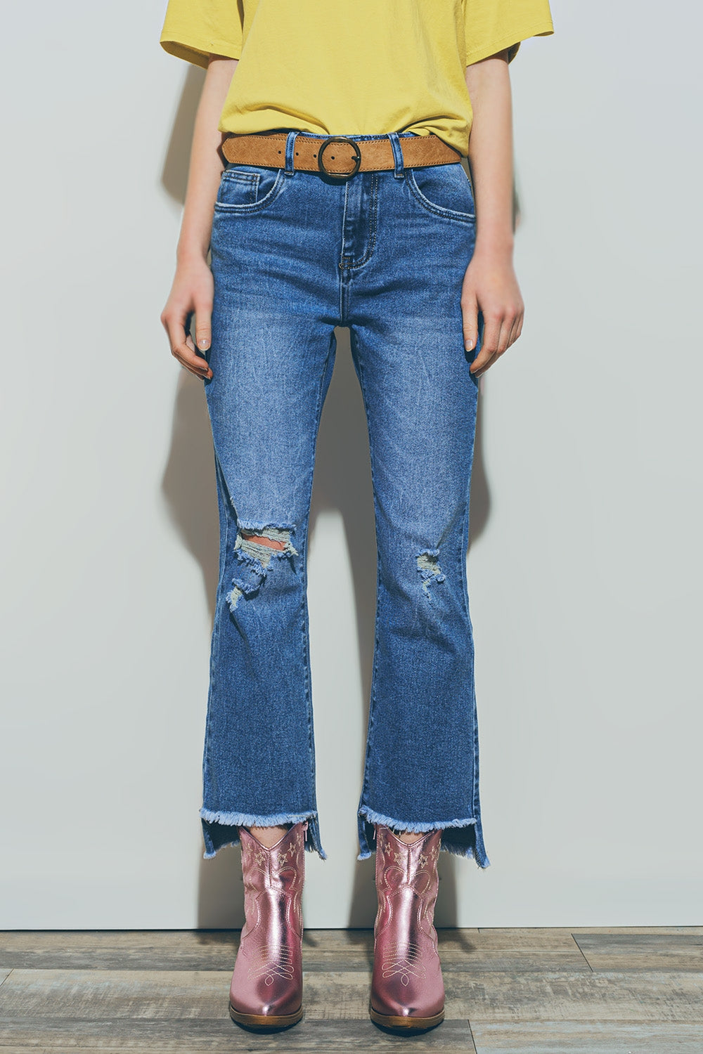 Straight Distressed Jeans in Medium Wash - Denim
