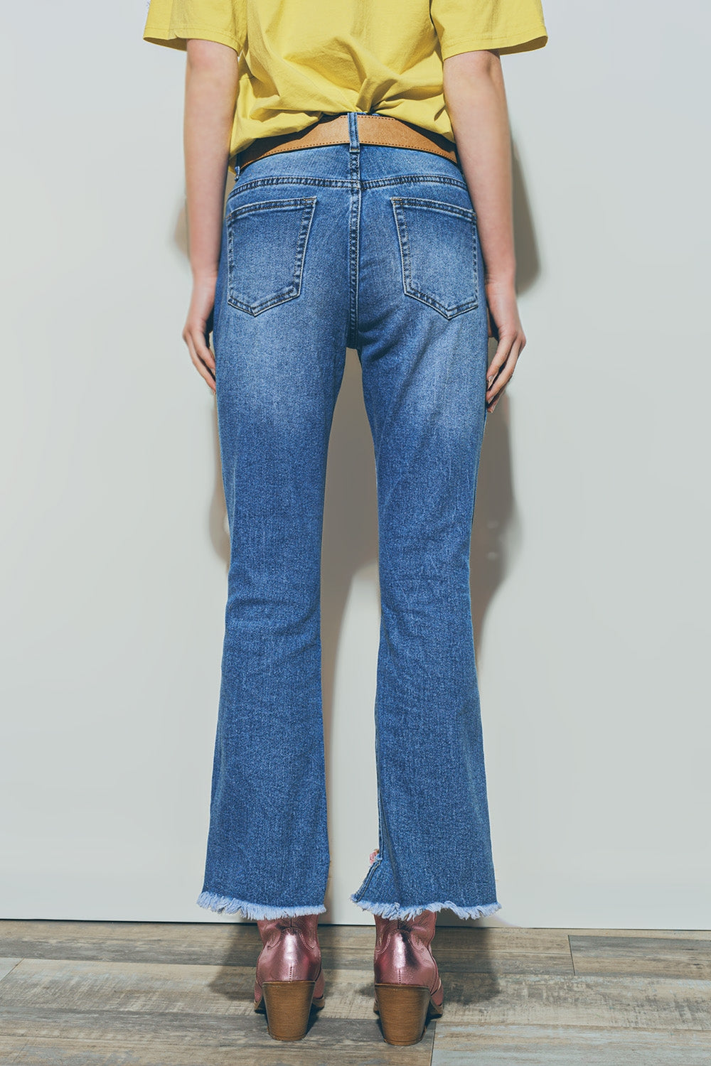 Straight Distressed Jeans in Medium Wash - Denim