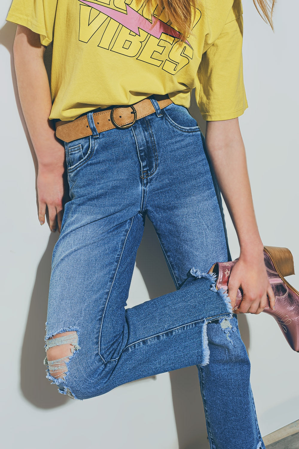 Straight Distressed Jeans in Medium Wash - Denim