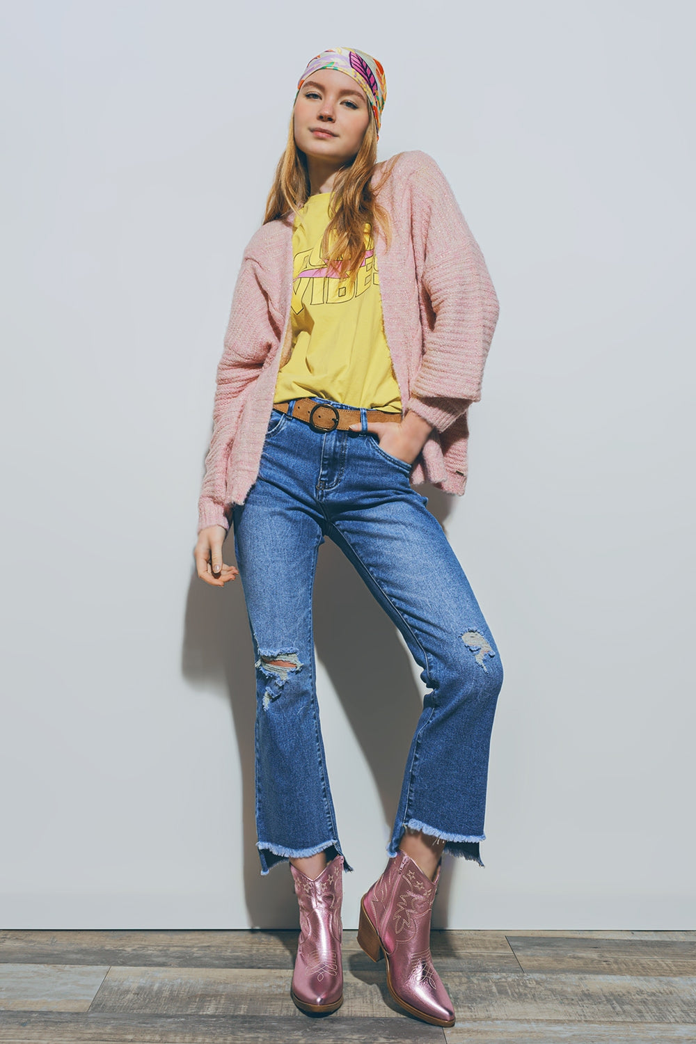 Straight Distressed Jeans in Medium Wash - Denim