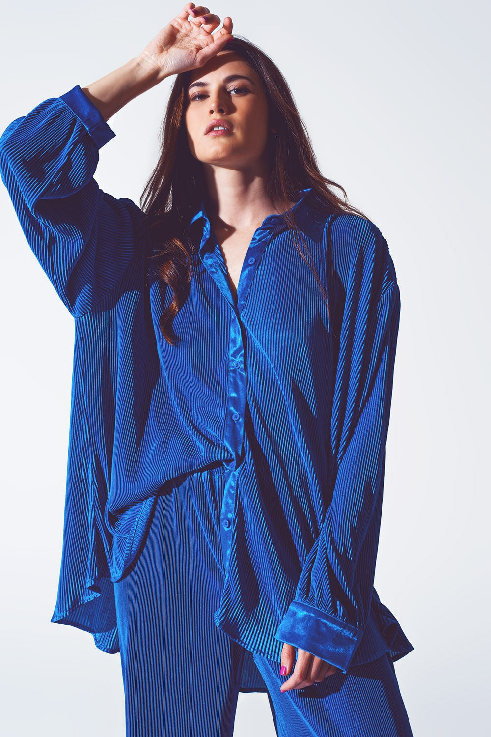Chemise plissée en satin décontractée bleue