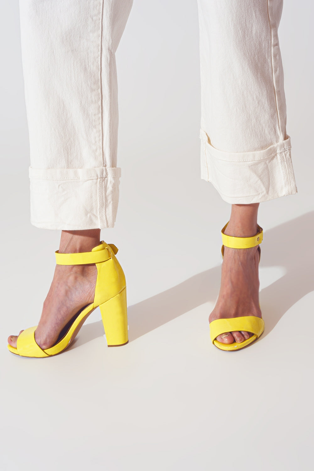 Straight Leg Jeans with Cropped Hem in White - Coloured Jeans