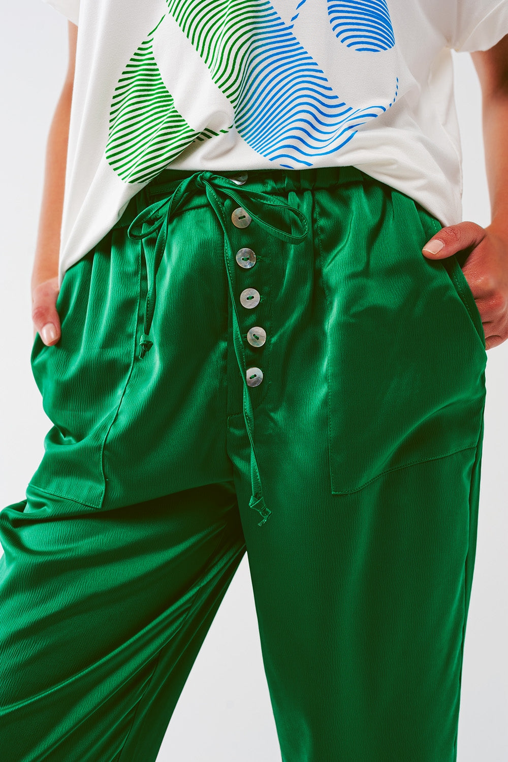Satin Cropped Pants in Green - trousers
