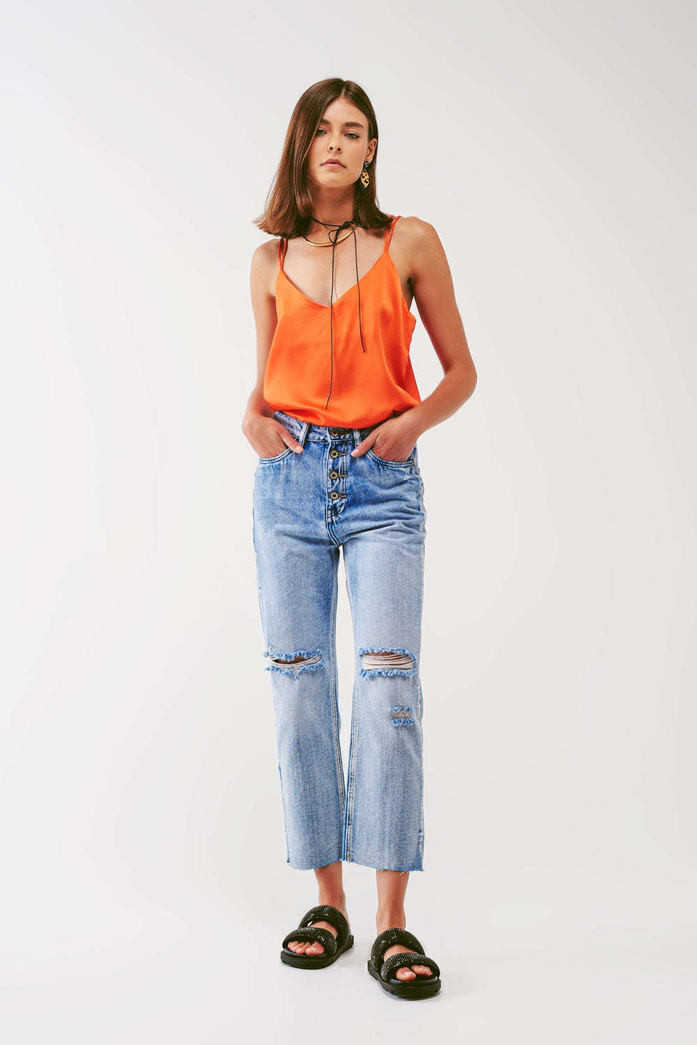 Sraight-leg jeans with exposed buttons and ripped knees in light wash - Denim