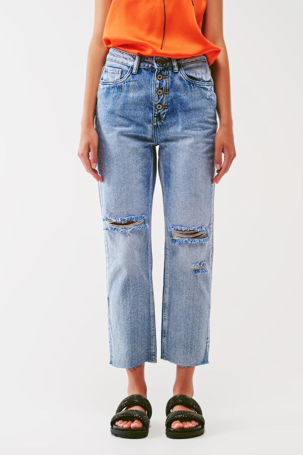 Sraight-leg jeans with exposed buttons and ripped knees in light wash - Denim