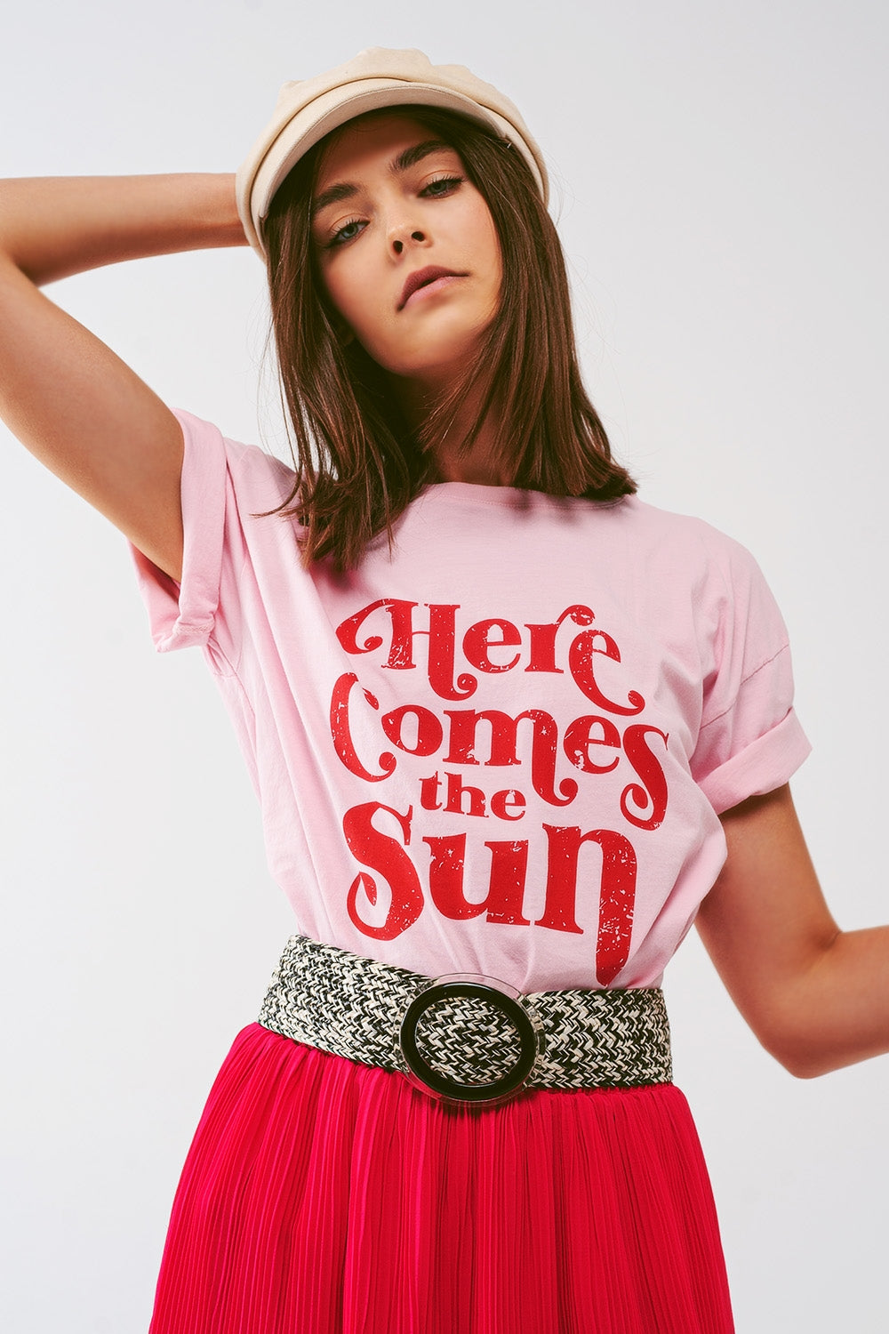 T-Shirt with Here Comes The Sun text in Pink