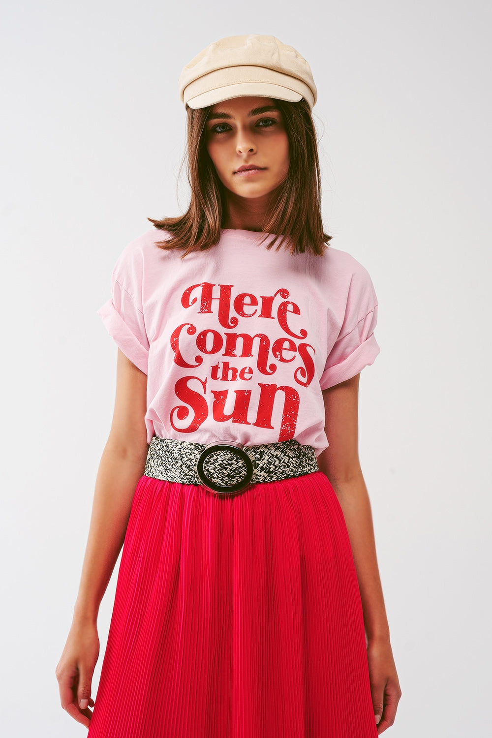 T-Shirt with Here Comes The Sun text in Pink