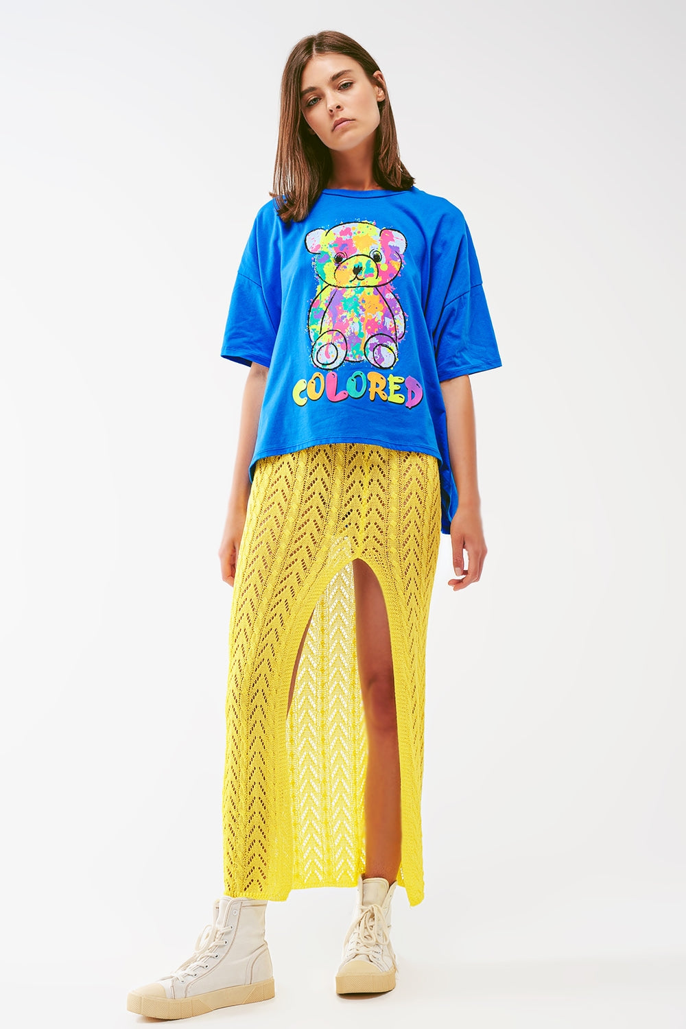 loose-fitting blue T-shirt with colored bear - top
