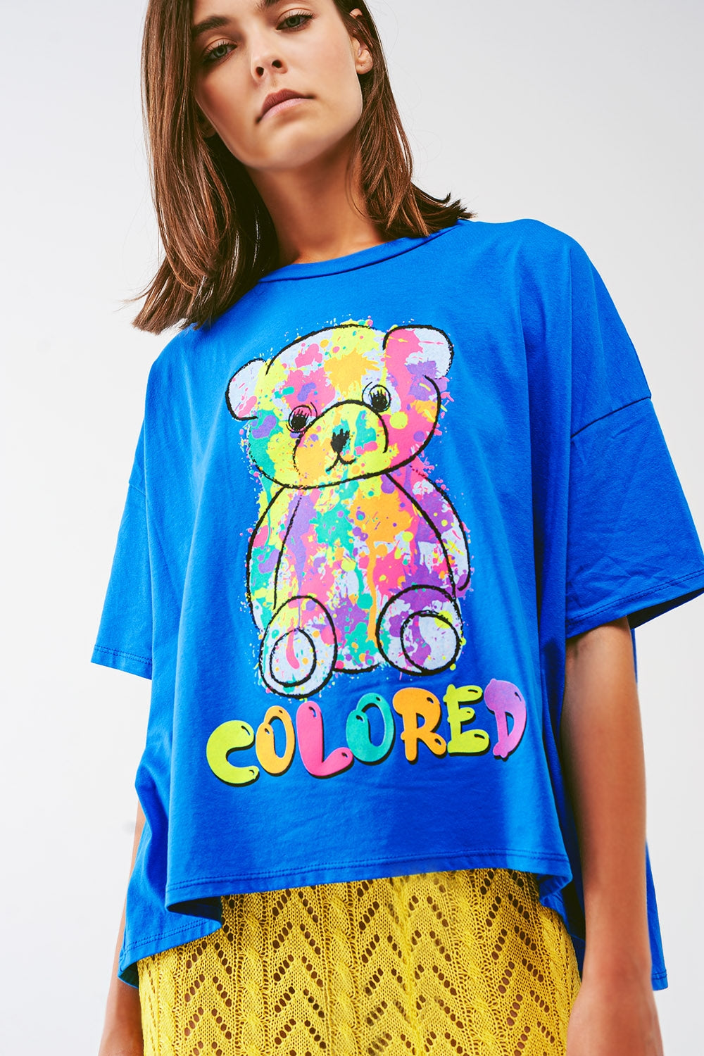 loose-fitting blue T-shirt with colored bear - top