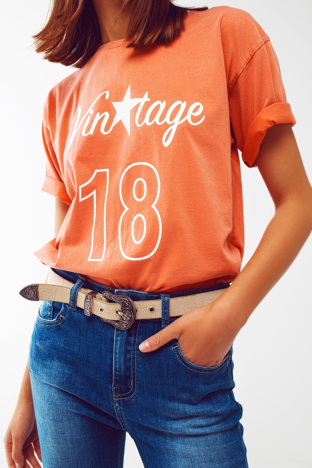 T-Shirt with Vintage 18 Text in orange - top