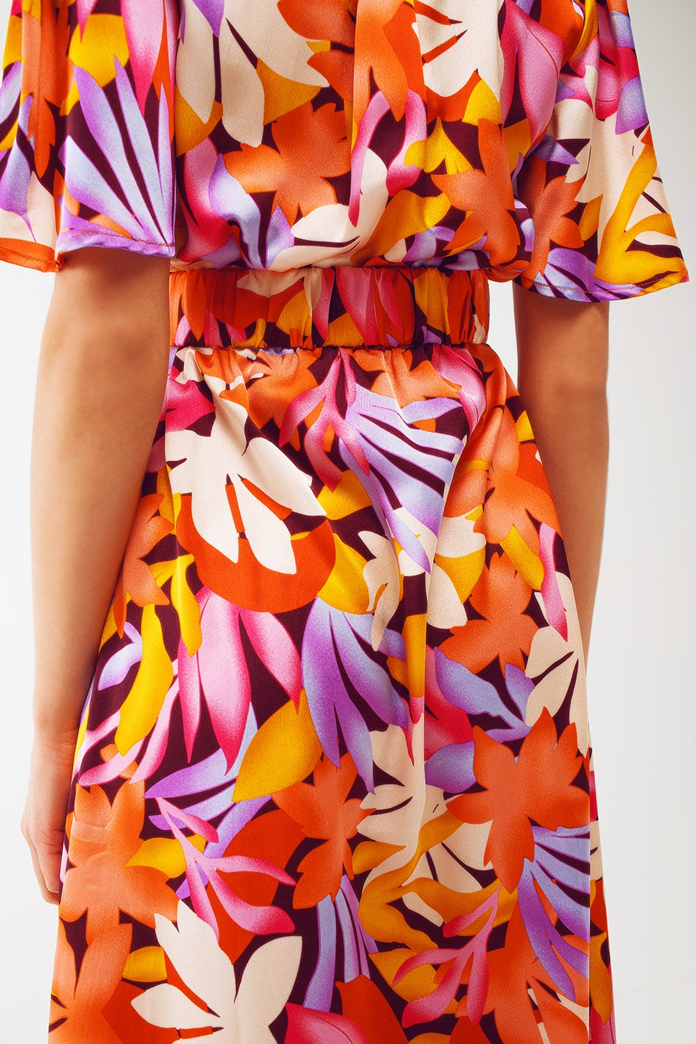 Pleated Maxi V Neck Dress in Multicolour - dress