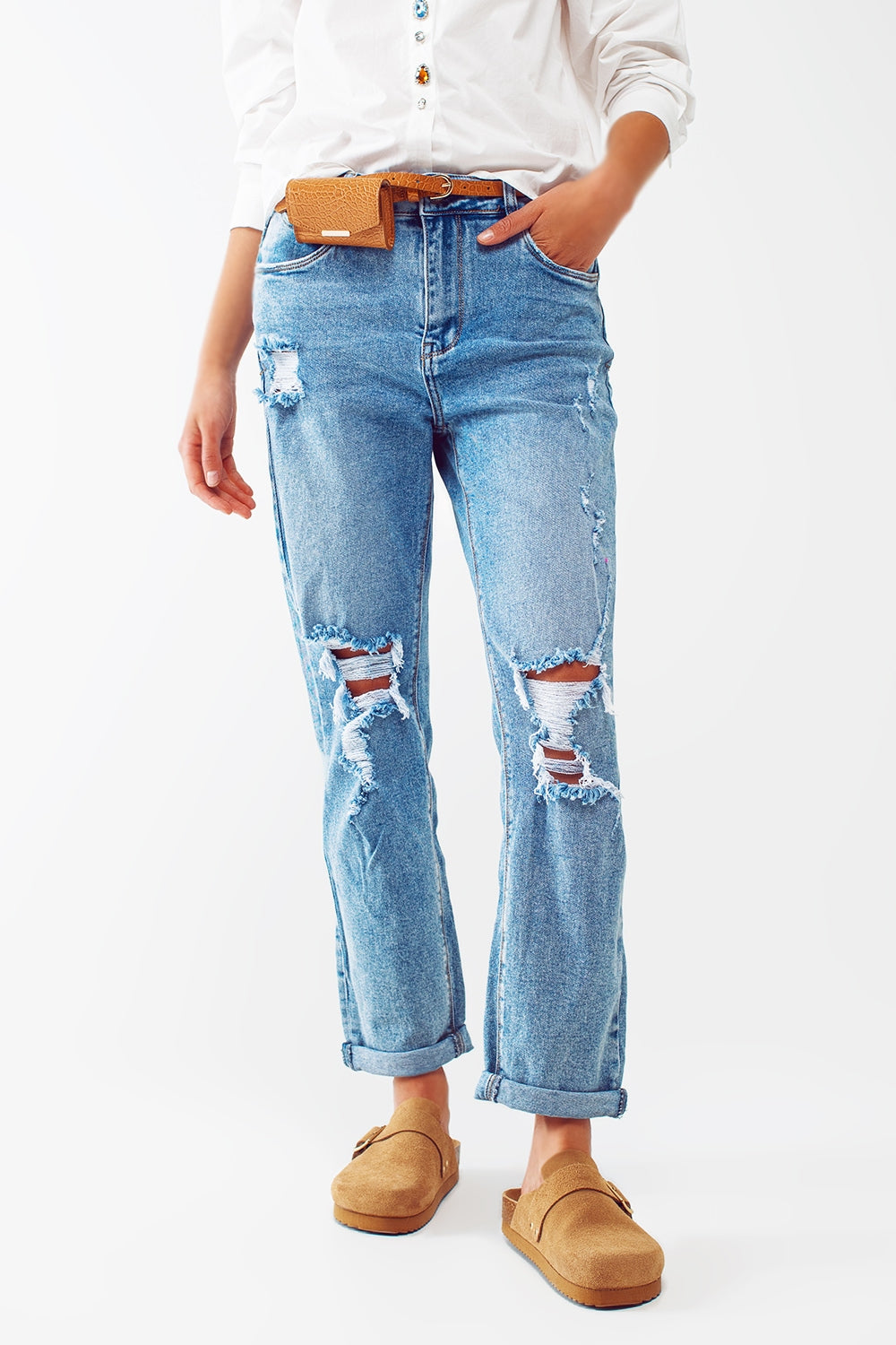 Ripped knee straight leg jeans in light blue wash - Denim