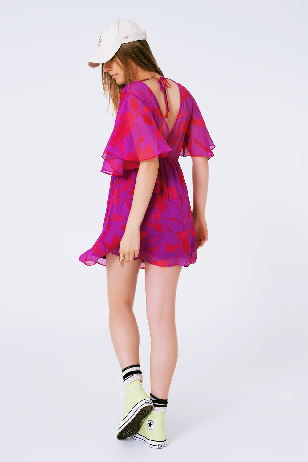 short sleeve V-neck chiffon mini dress in floral print - dress