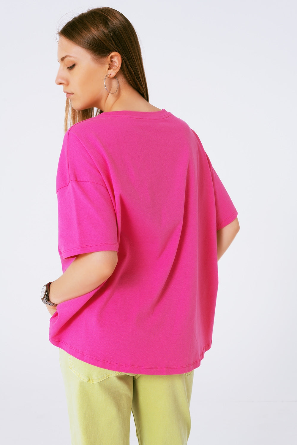 loose-fitting fuchsia T-shirt with colored bear - top