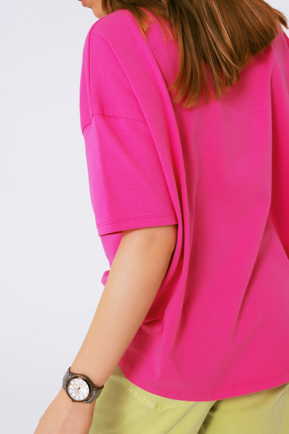 loose-fitting fuchsia T-shirt with colored bear - top