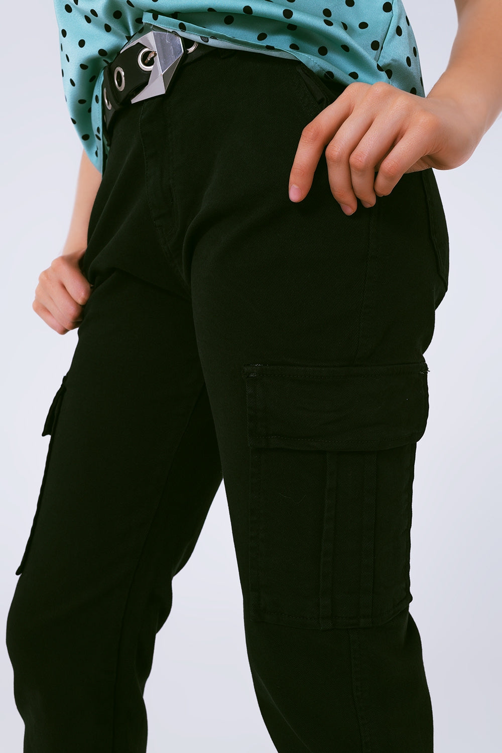Relaxed cargo pants in black - Coloured Jeans