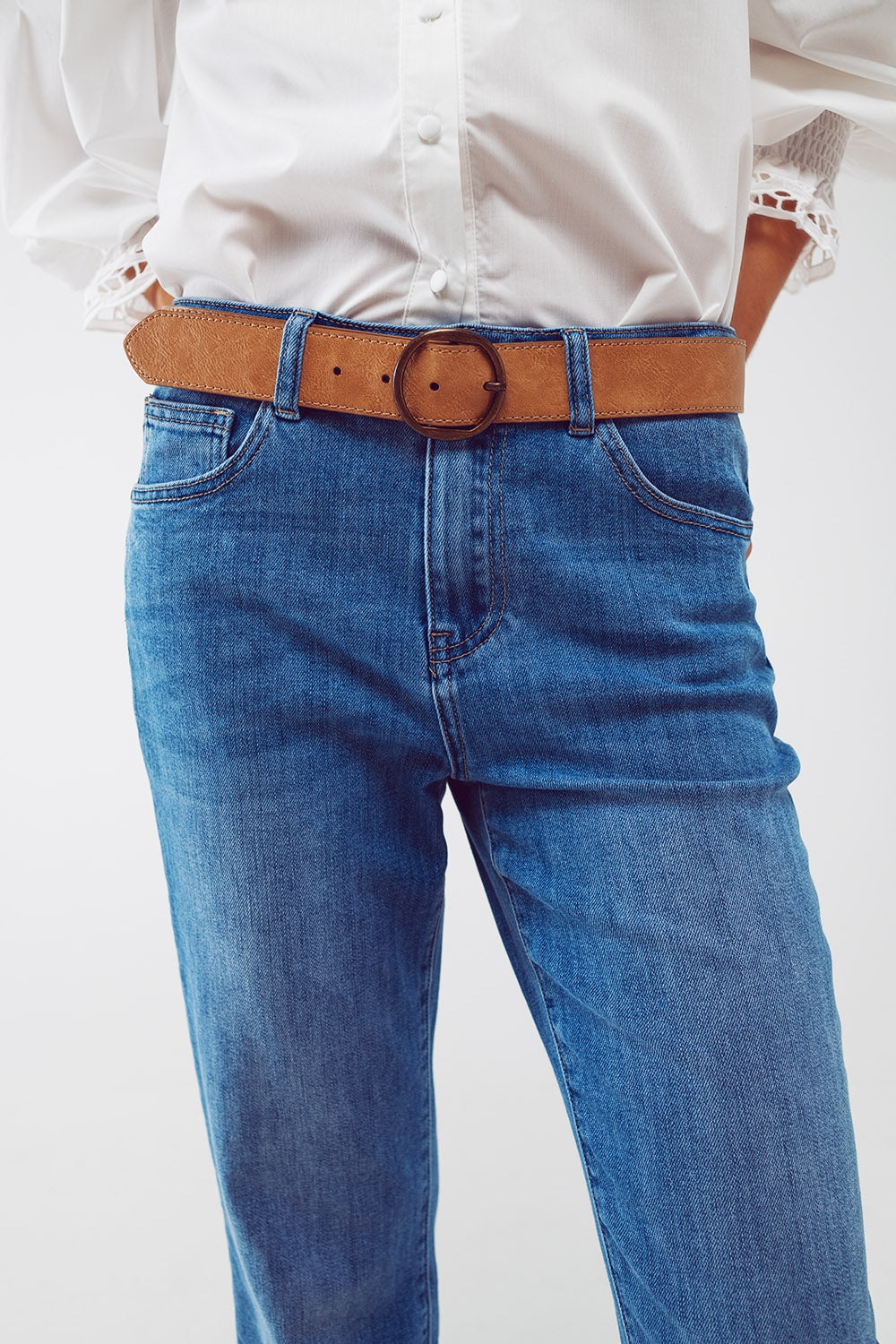 Mid Wash Straight Jeans With Raw Hem in Blue - Denim