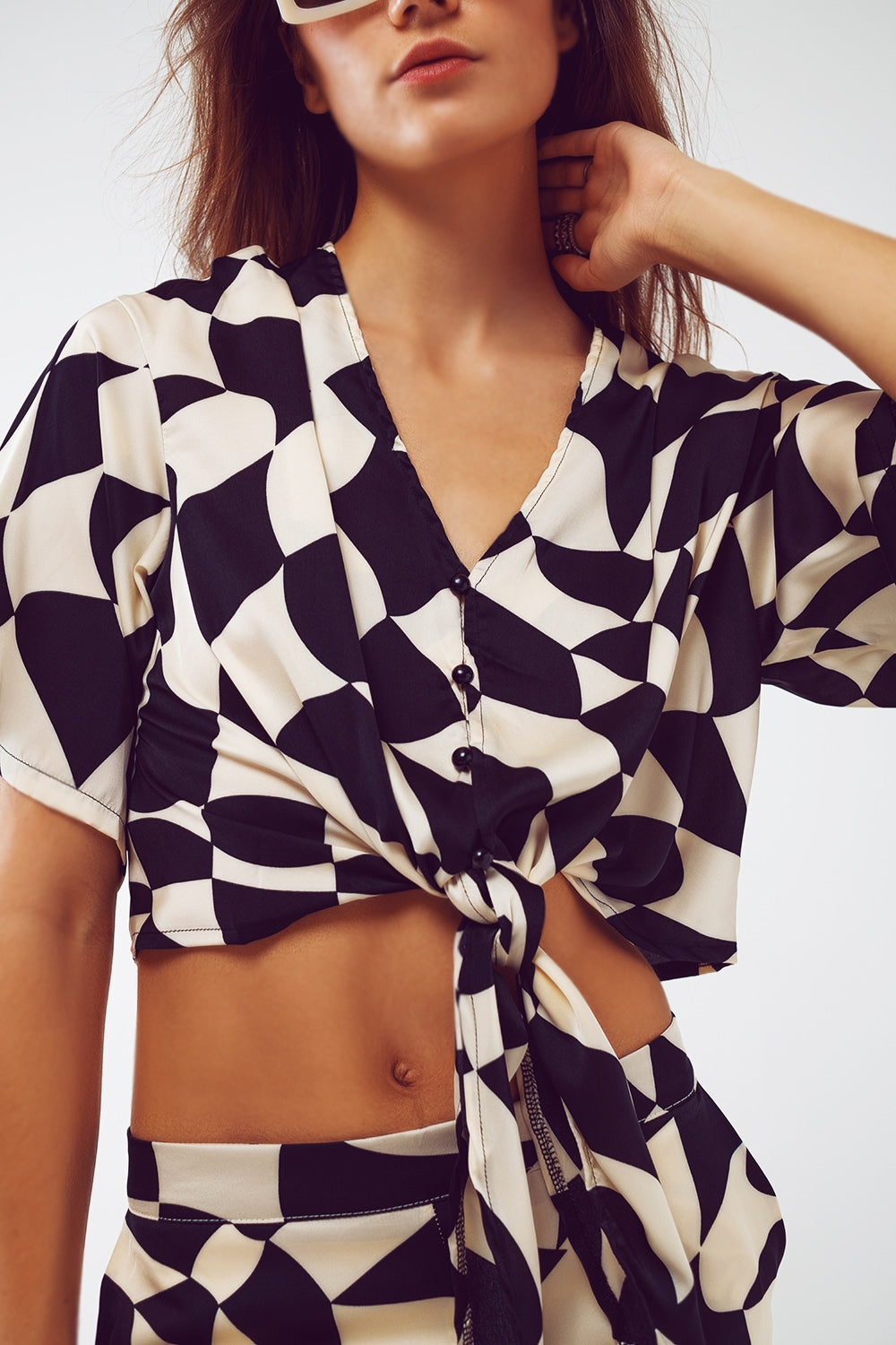 Cropped Shirt With Knot in Bauhaus Abstract Black and White Print - Shirts, top