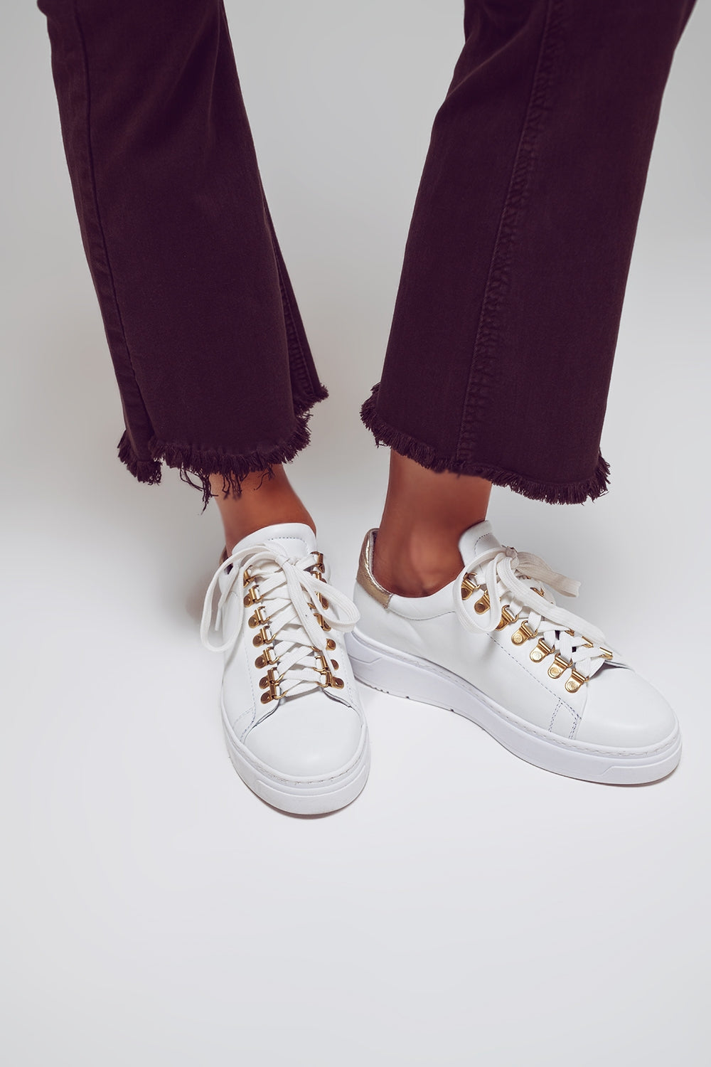 Flare jeans with raw hem edge in brown - Coloured Jeans