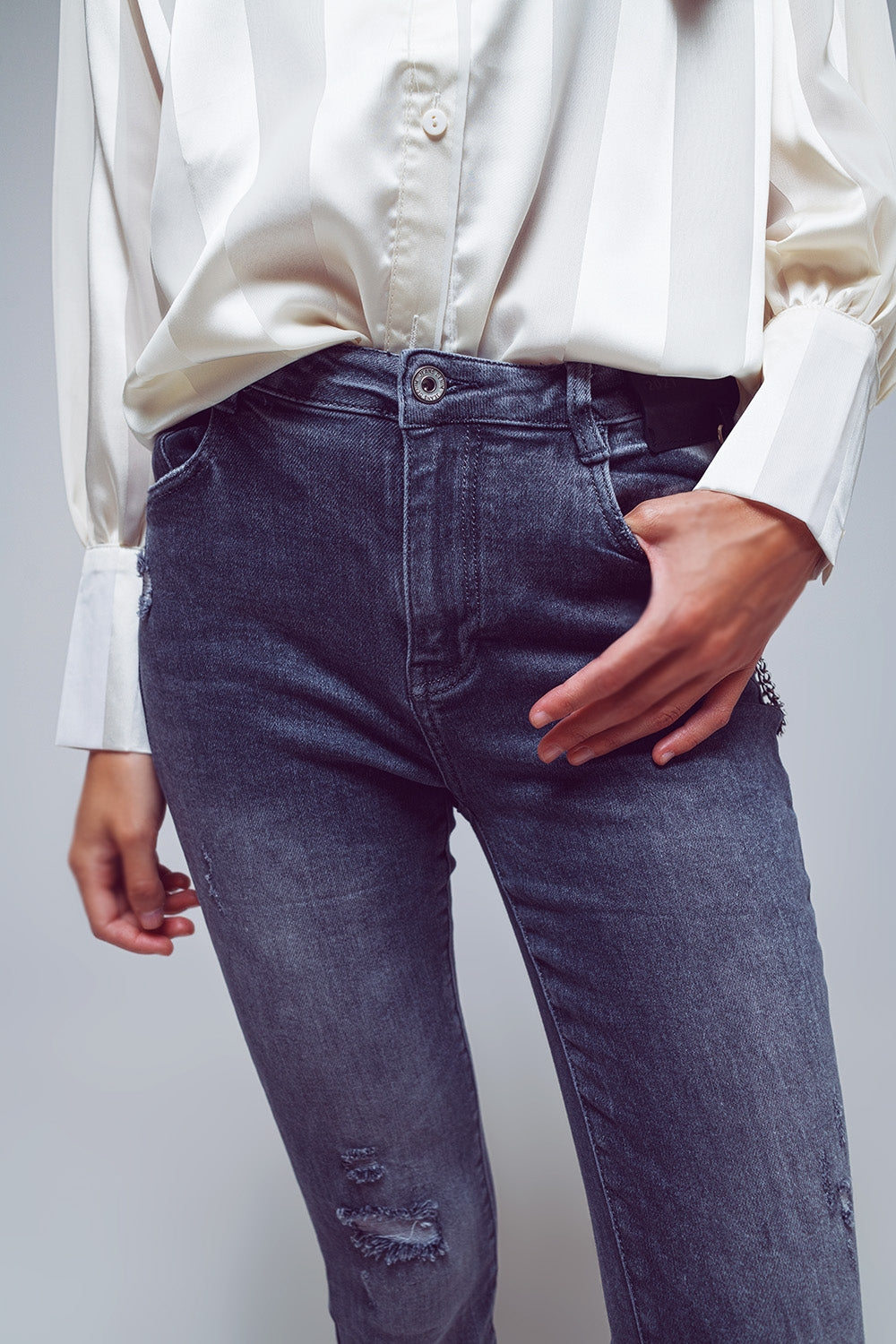 Skinny Fit Distressed Jeans in Grey - Denim