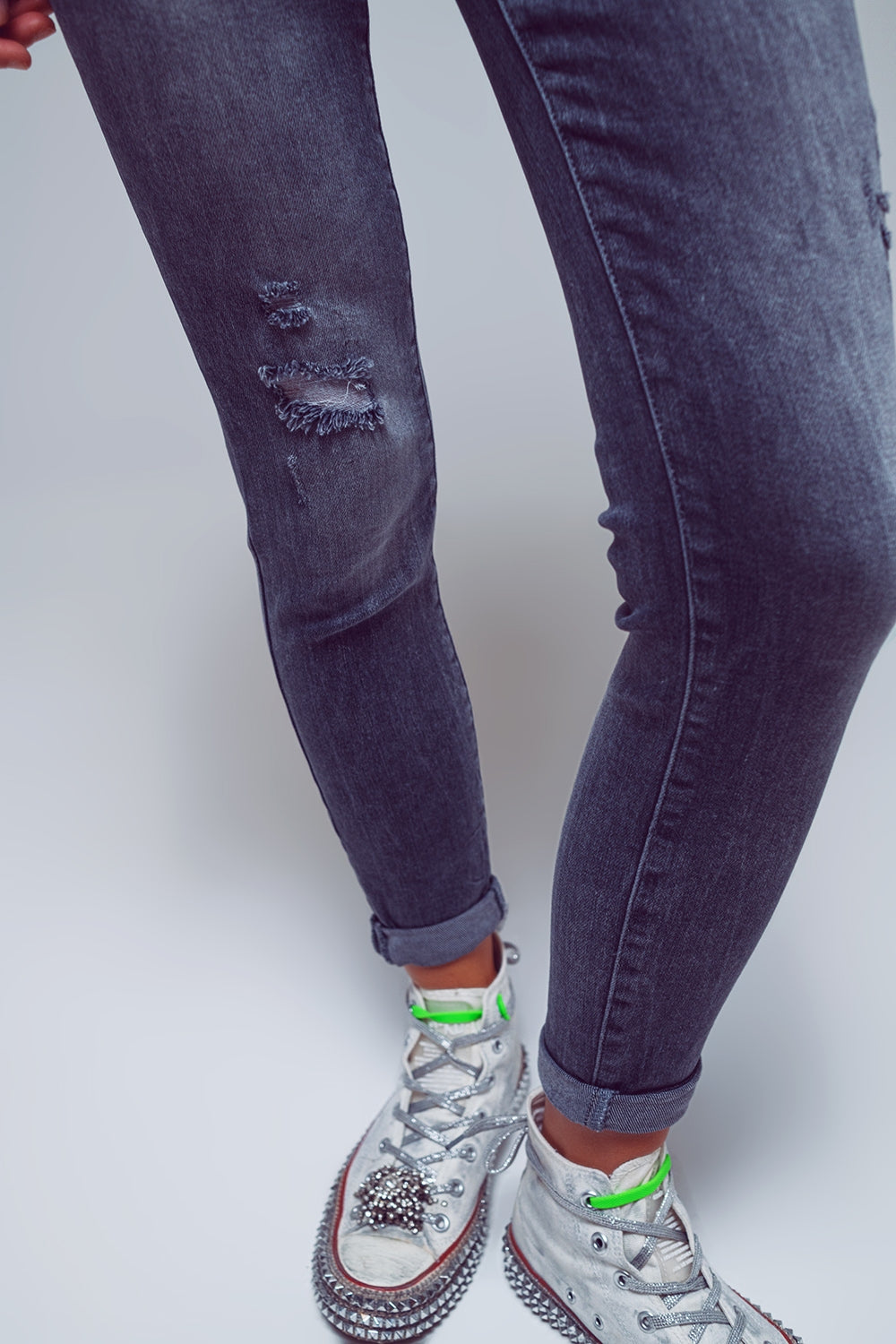 Skinny Fit Distressed Jeans in Grey - Denim