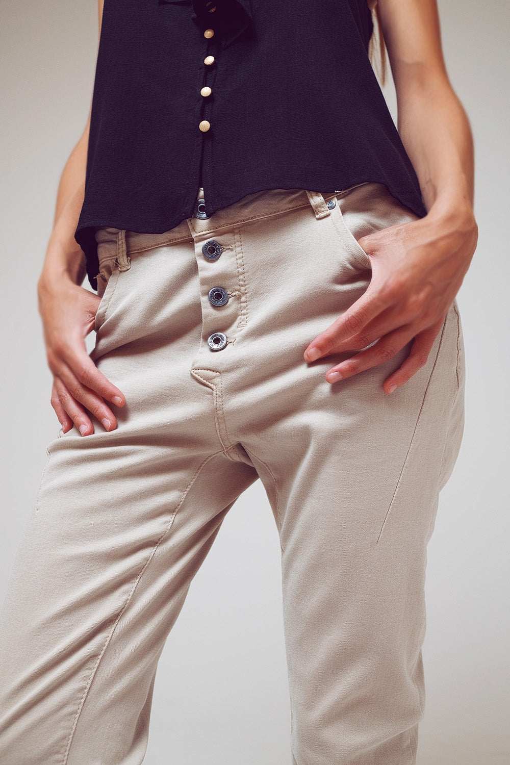 Exposed buttons skinny jeans in beige - Coloured Jeans