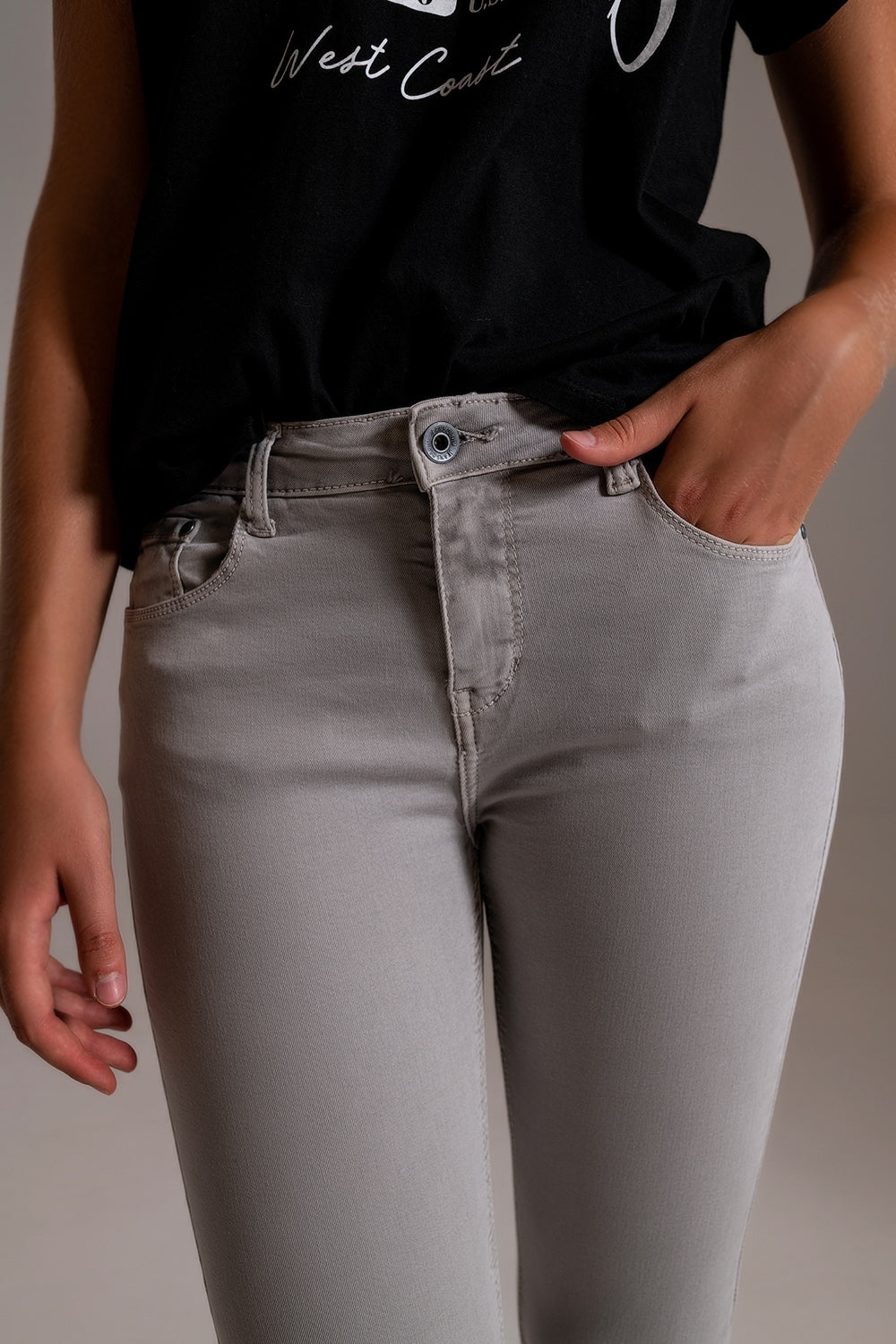 Light gray ankle jeans with soft wrinkles - Coloured Jeans
