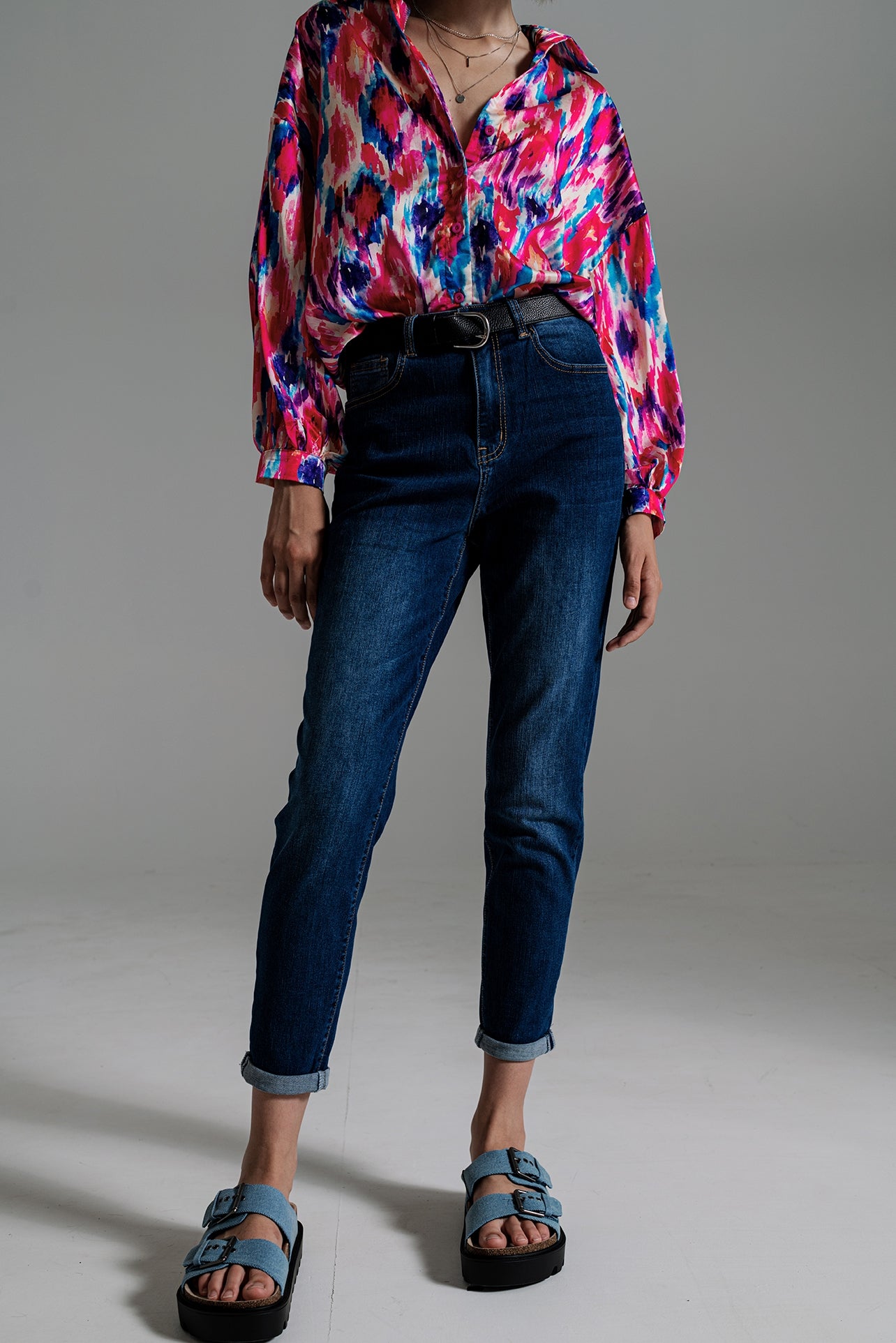 Regular Leg Basic Jeans in Mid Wash - Denim