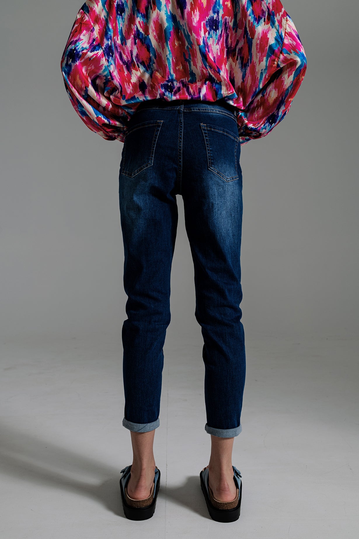 Regular Leg Basic Jeans in Mid Wash - Denim