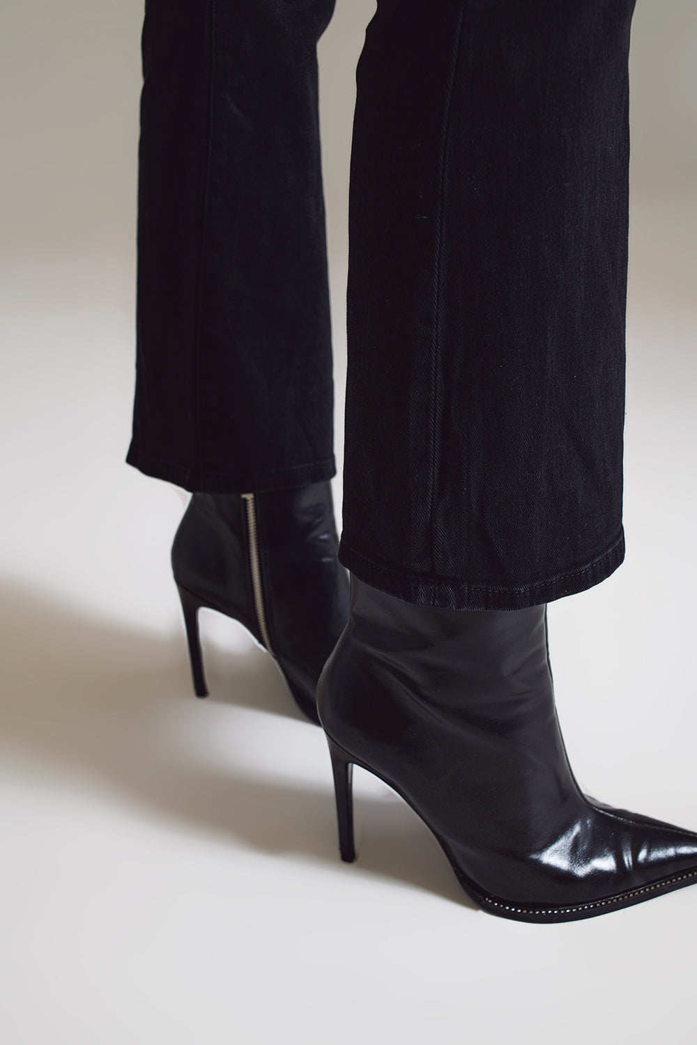 High waist flare jeans in black - Coloured Jeans