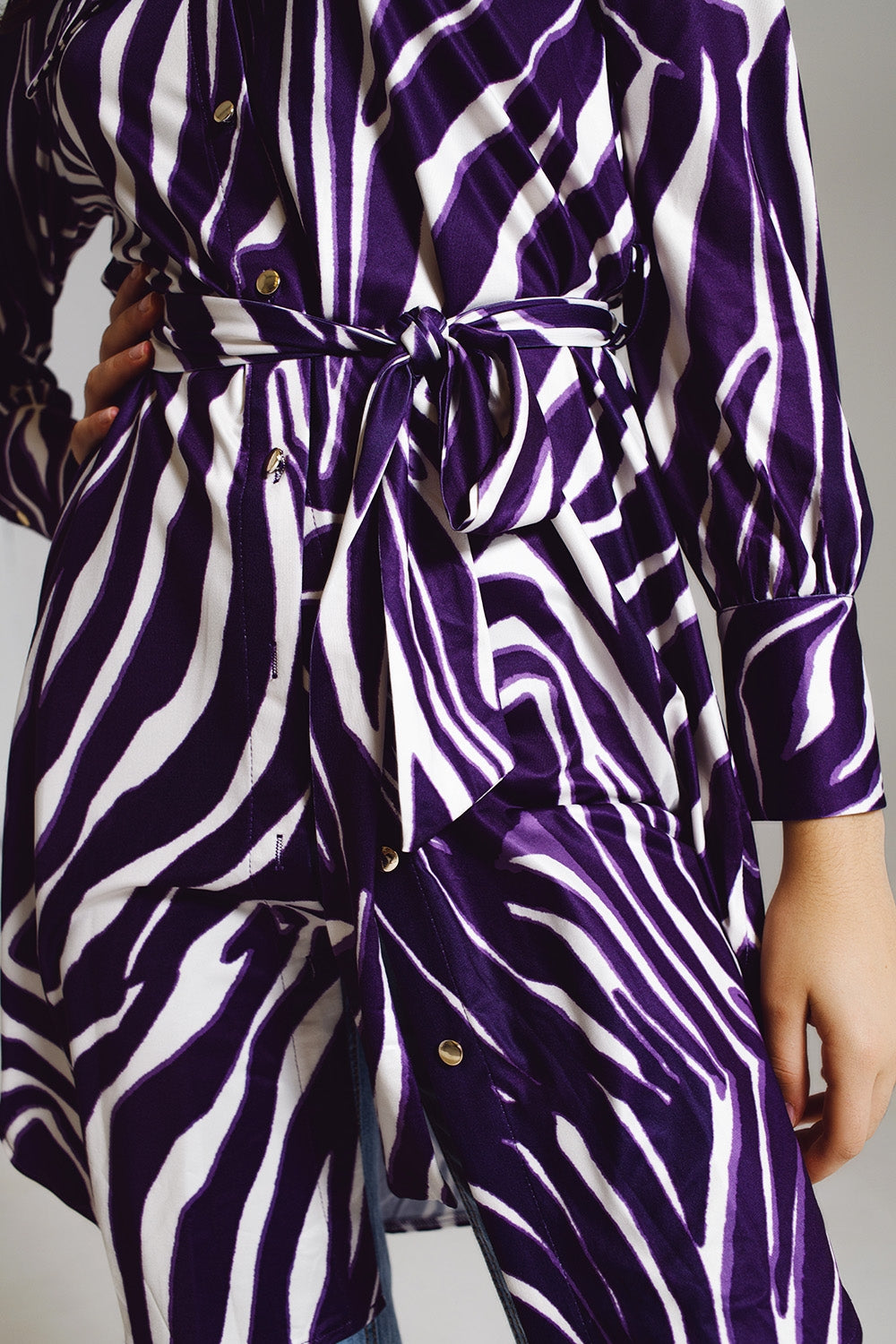 Midi short dress with zebra print in white and purple - dress