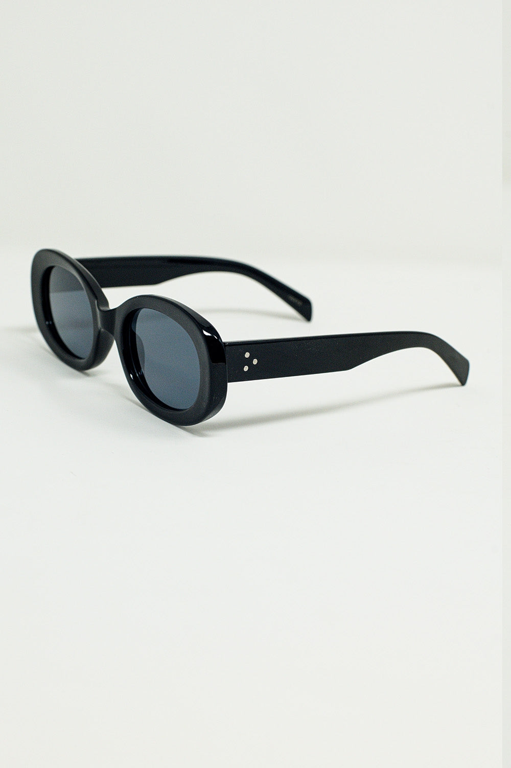 Oversized Oval Sunglasses in Black