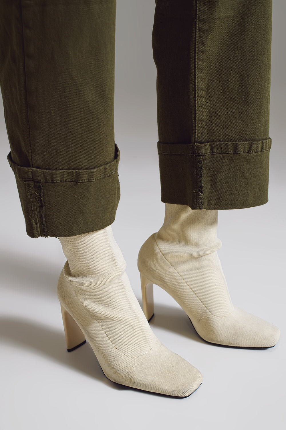 Straight Leg Jeans with Cropped Hem in dark Green - Coloured Jeans