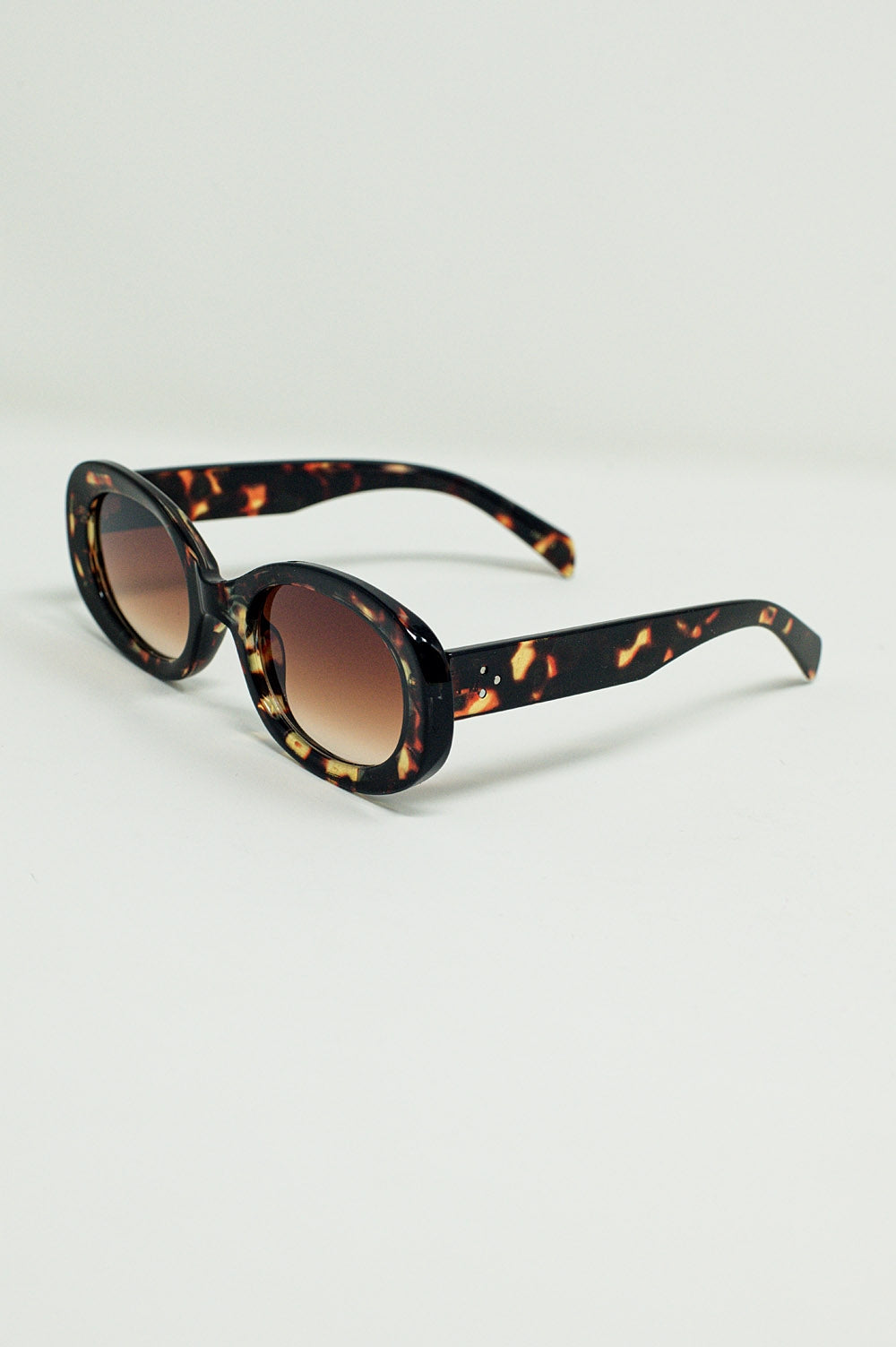 Oval Shapped Sunglasses in Tortoise Shell