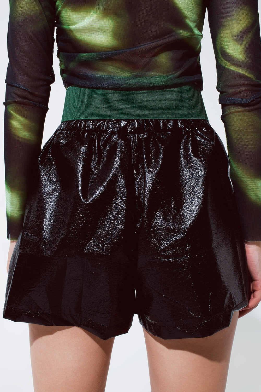 High waisted short leather pants in black - trousers